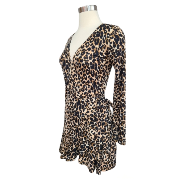 NWT Flirty Animal Print Mini Wrap Dress by Huguest Size Small - Picture 6 of 11